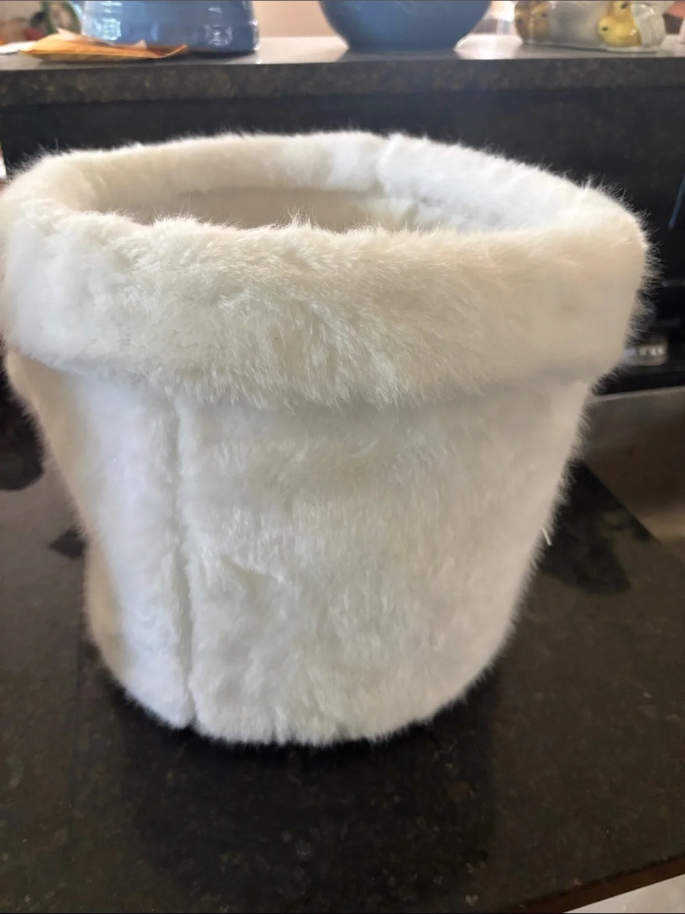 Faux Fur Pom-Pom Container